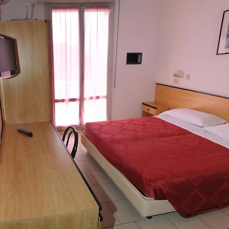Hotel Levante Cervia Esterno foto