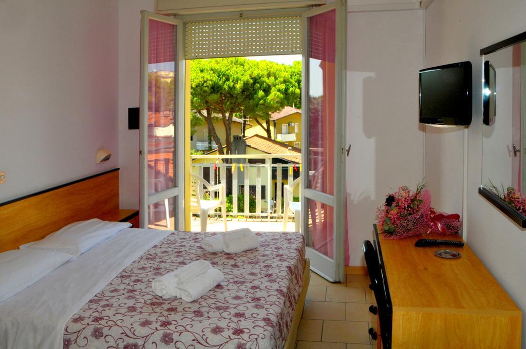 Hotel Levante Cervia Esterno foto