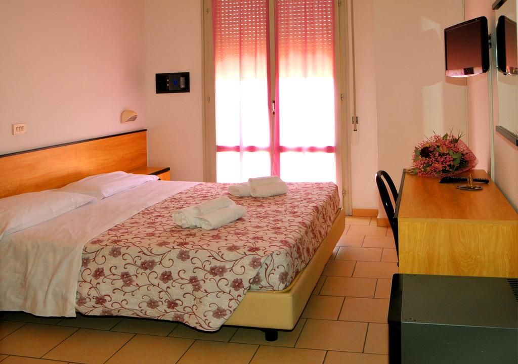 Hotel Levante Cervia Esterno foto