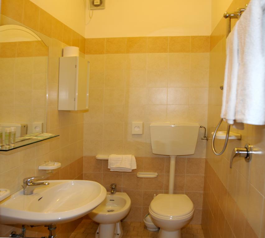 Hotel Levante Cervia Esterno foto